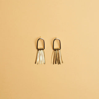 Boucles d’oreilles LÉO franges laiton